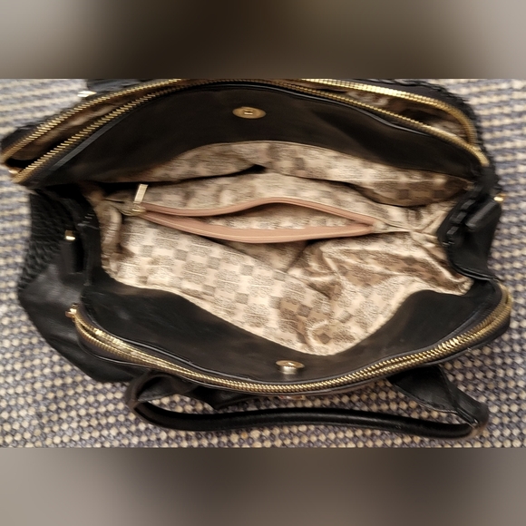 Just Fab purse. - Picture 13 of 15